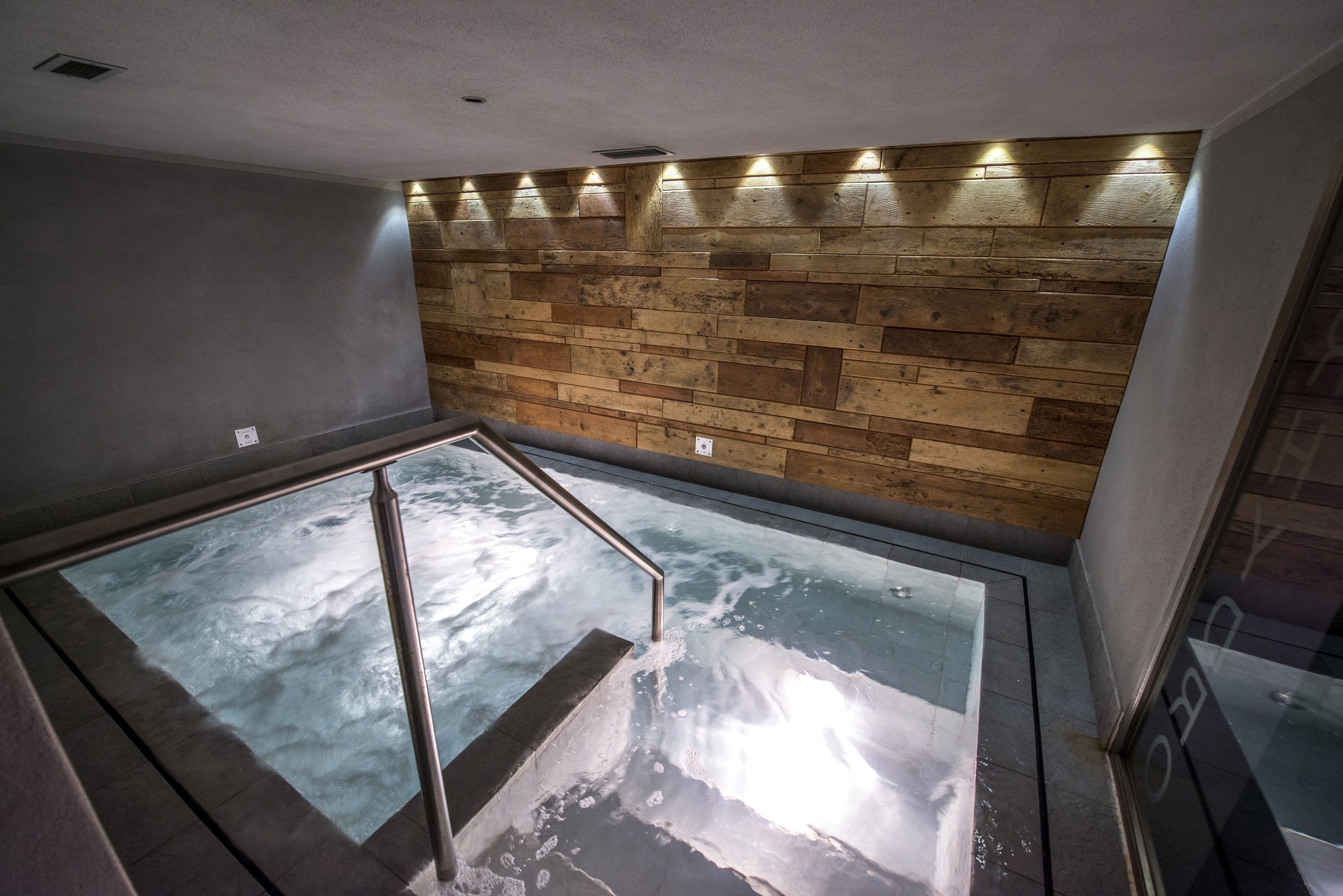 sauna, hot tub, steam room, massages