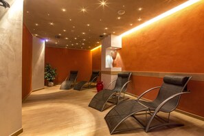 Sauna, Whirlpool, Dampfbad, Massageanwendungen