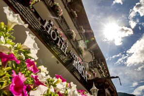 Front of property - Albergo Alla Rosa (Canazei)