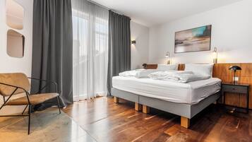 Comfort Penthouse, Balcony | Down duvets, laptop workspace, blackout curtains, soundproofing