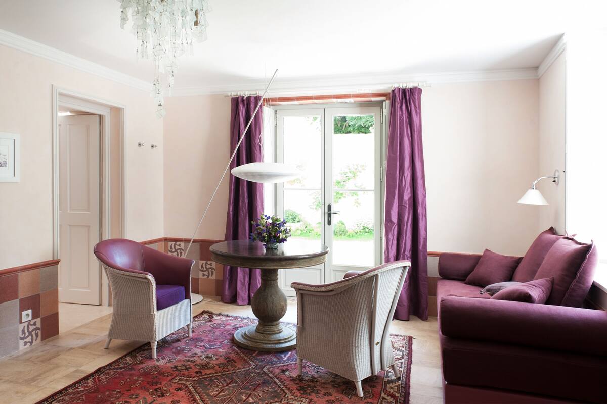 Comfort Suite, access Garden (Ocre Mauve) | Minibar, free WiFi, bed sheets