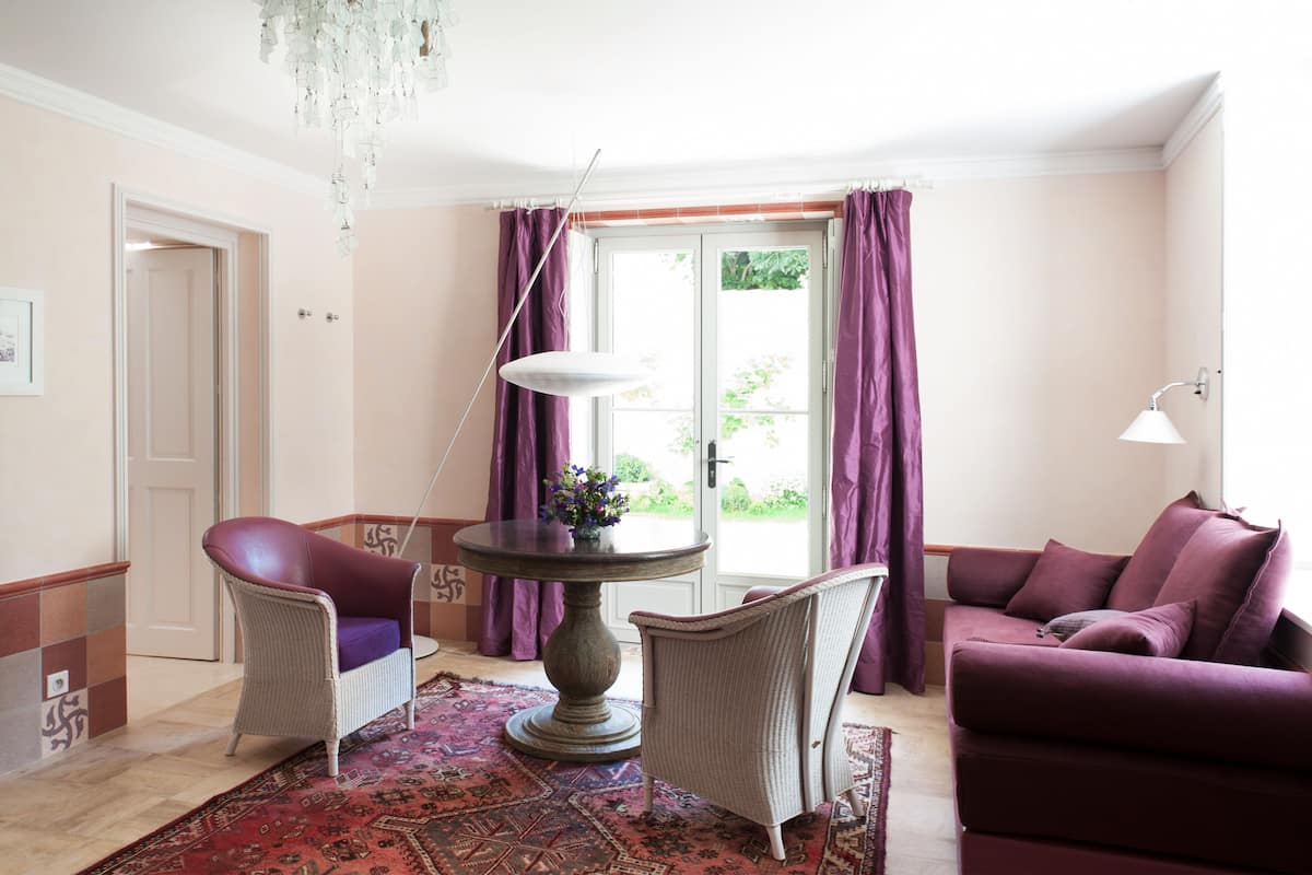 Comfort-svíta - verönd (Ocre Mauve) | Míníbar, ókeypis þráðlaus nettenging, rúmföt