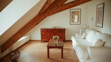 Comfort Suite, 1 Bedroom, River View | Desk, blackout curtains, soundproofing, free cots/infant beds