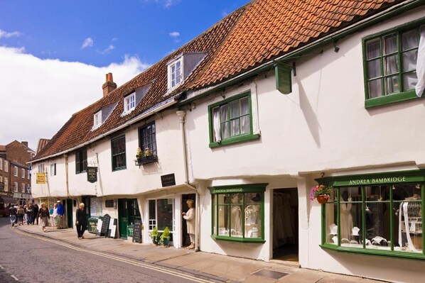 Exterior - Apartment 2 York (York)