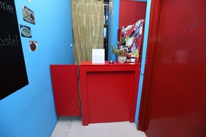 Quầy tiếp tân