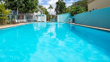 Outdoor pool, sun loungers
