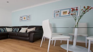 시티 아파트, 침실 1개, 금연, 시내 전망 (Sleeps 4) | 거실 공간