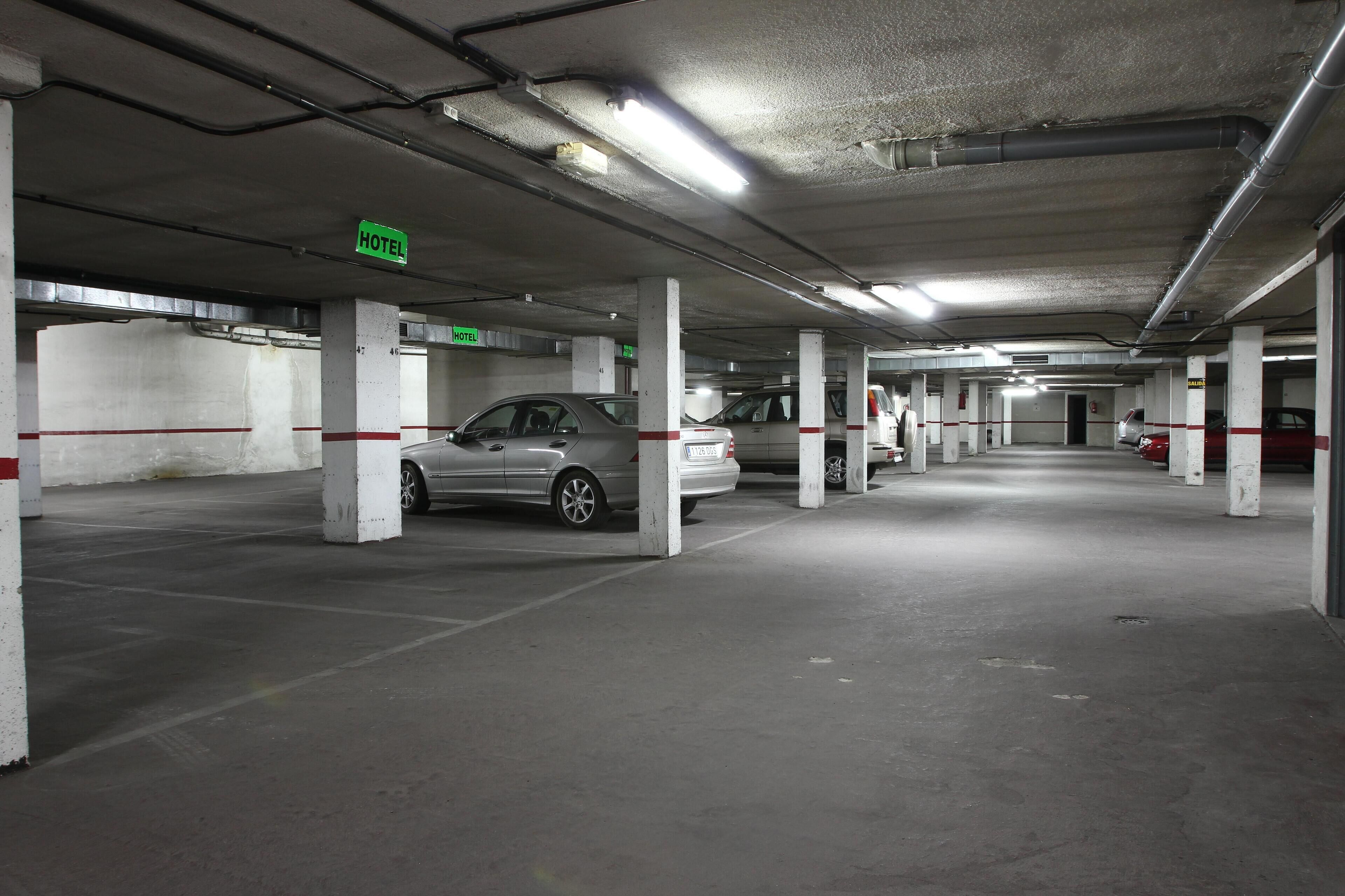 المنطقة المحيطة بالمنشأة