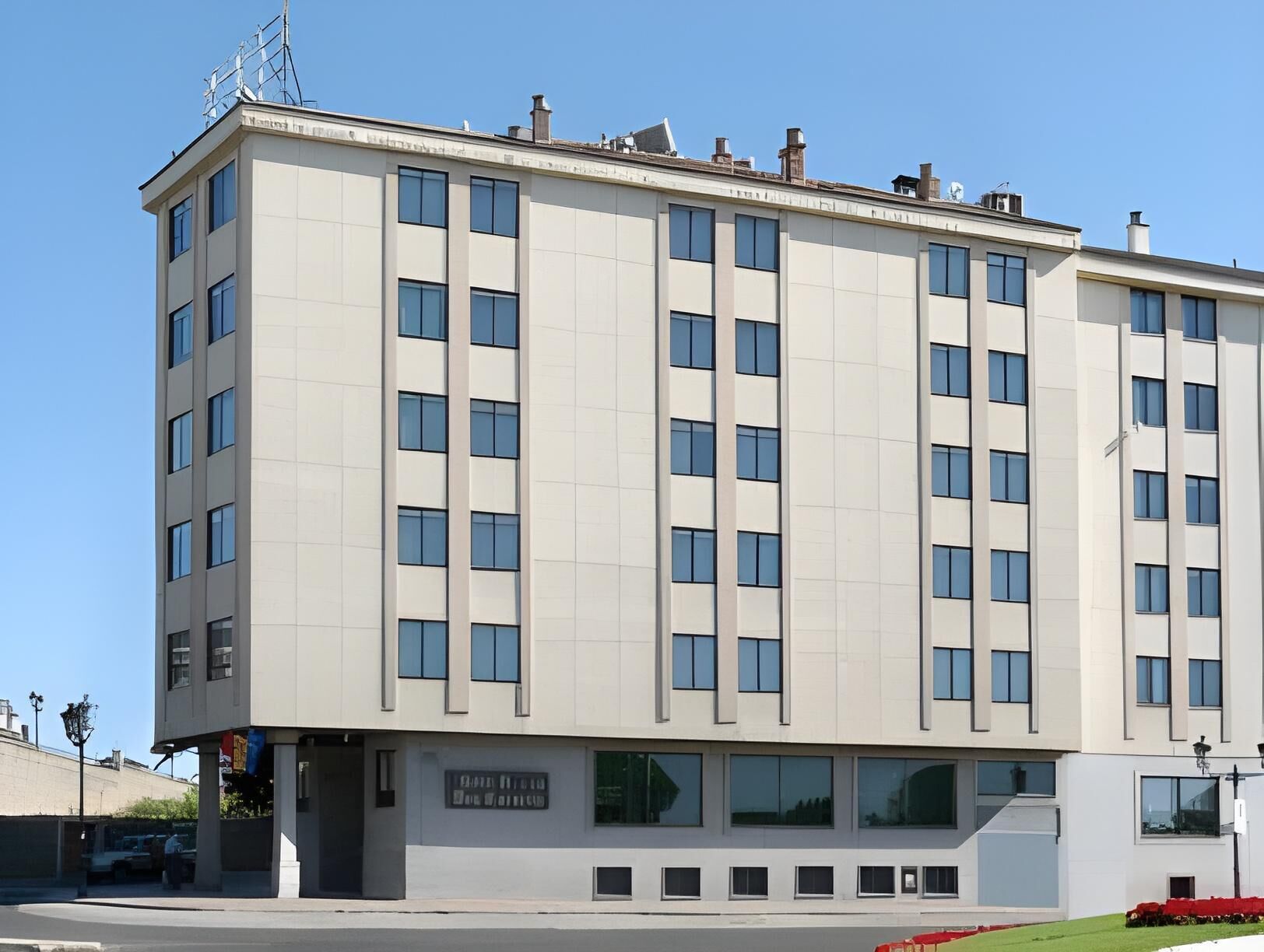 المنشأة من الخارج