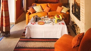 Egyptian cotton sheets, blackout drapes, rollaway beds (surcharge) - Riad Zolah (Marrakech)