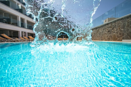 Pool. IG Nachosol Atlantic & Yaizasol by Servatur