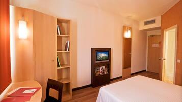 Soundproofing, free cribs/infant beds, free WiFi
