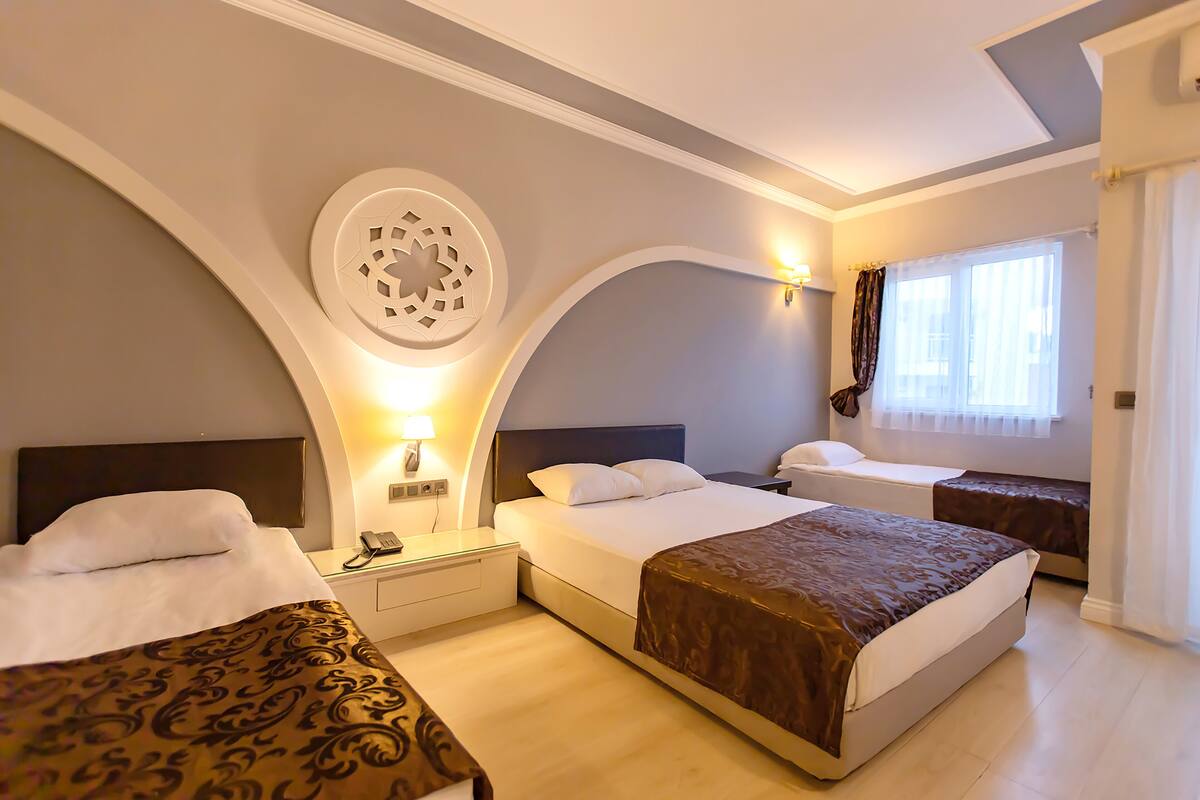 Superior Room | In-room safe, desk, WiFi (surcharge)