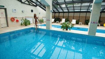 Piscine couverte, piscine extérieure