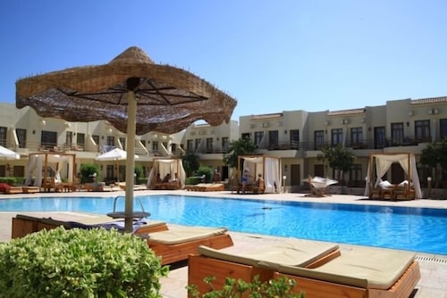Cataract Layalina Hotel