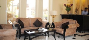 Lobby sitting area - Cataract Layalina Hotel (Sharm El Sheikh)