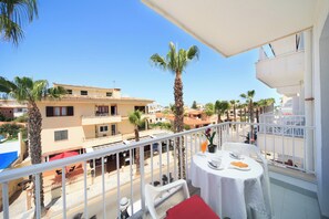 Outdoor dining - Mar Brava (Santa Margalida)