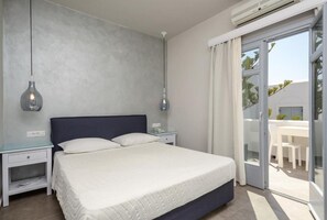 In-room safe, iron/ironing board, free WiFi