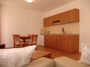 Comfort-Apartment, 1 Schlafzimmer, Kochnische | Eigene Küche | Kühlschrank, Wasserkocher, Toaster, Kochgeschirr/Geschirr/Besteck
