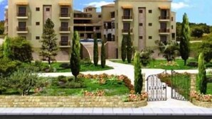 Front of property - Oracle Exclusive Resort (Paphos)