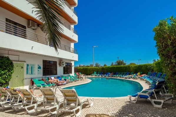 Outdoor pool, sun loungers