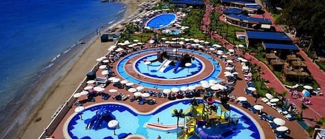 Indoor pool, outdoor pool