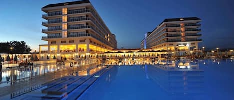 Indoor pool, outdoor pool