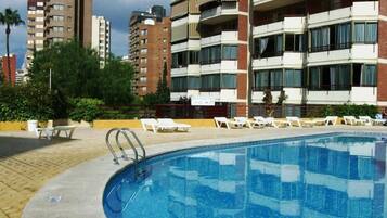 Piscine extérieure (ouverte en saison)