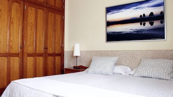 1 bedroom, free WiFi, bed sheets