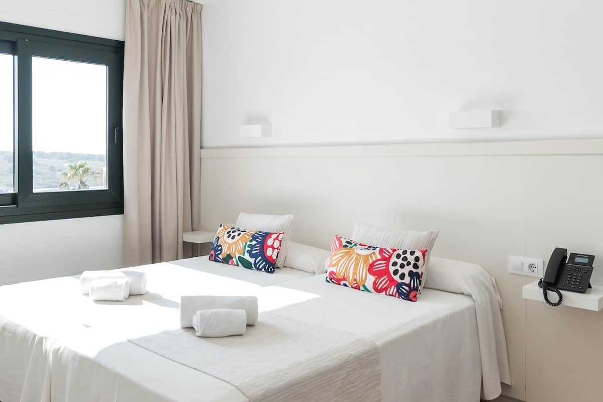 1 bedroom, in-room safe, blackout drapes, soundproofing
