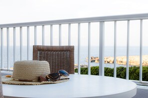 1 bedroom, in-room safe, blackout curtains, soundproofing