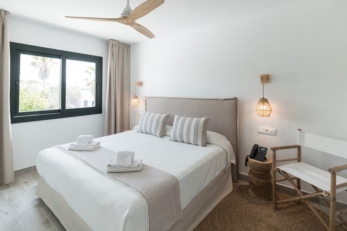 1 bedroom, in-room safe, blackout drapes, soundproofing