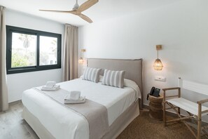 1 bedroom, in-room safe, blackout drapes, soundproofing - Aparthotel Beach Club (Mercadal)