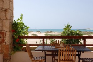 Outdoor dining - Ca Nicola (Boa Vista)