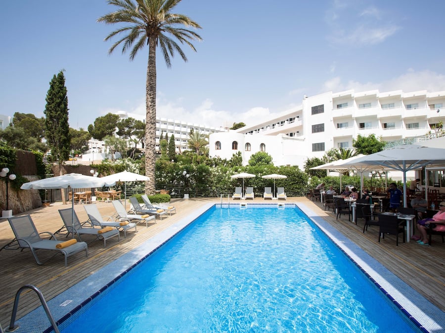 Outdoor pool, open 10 AM to 7 PM, pool umbrellas, sun loungers