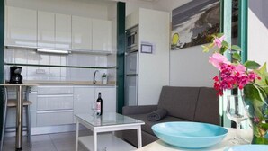 星評価なしの画像、2 / 16、ボタン