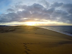 Een gratis shuttleservice van/naar het strand