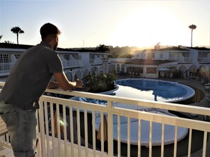 Bungalow, 1 Queen Bed, Pool View | Balcony view - Bungalows Parque Nogal (San Bartolomé de Tirajana)