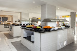 Breakfast and dinner served  - Palm Garden Apartments (Pajara)