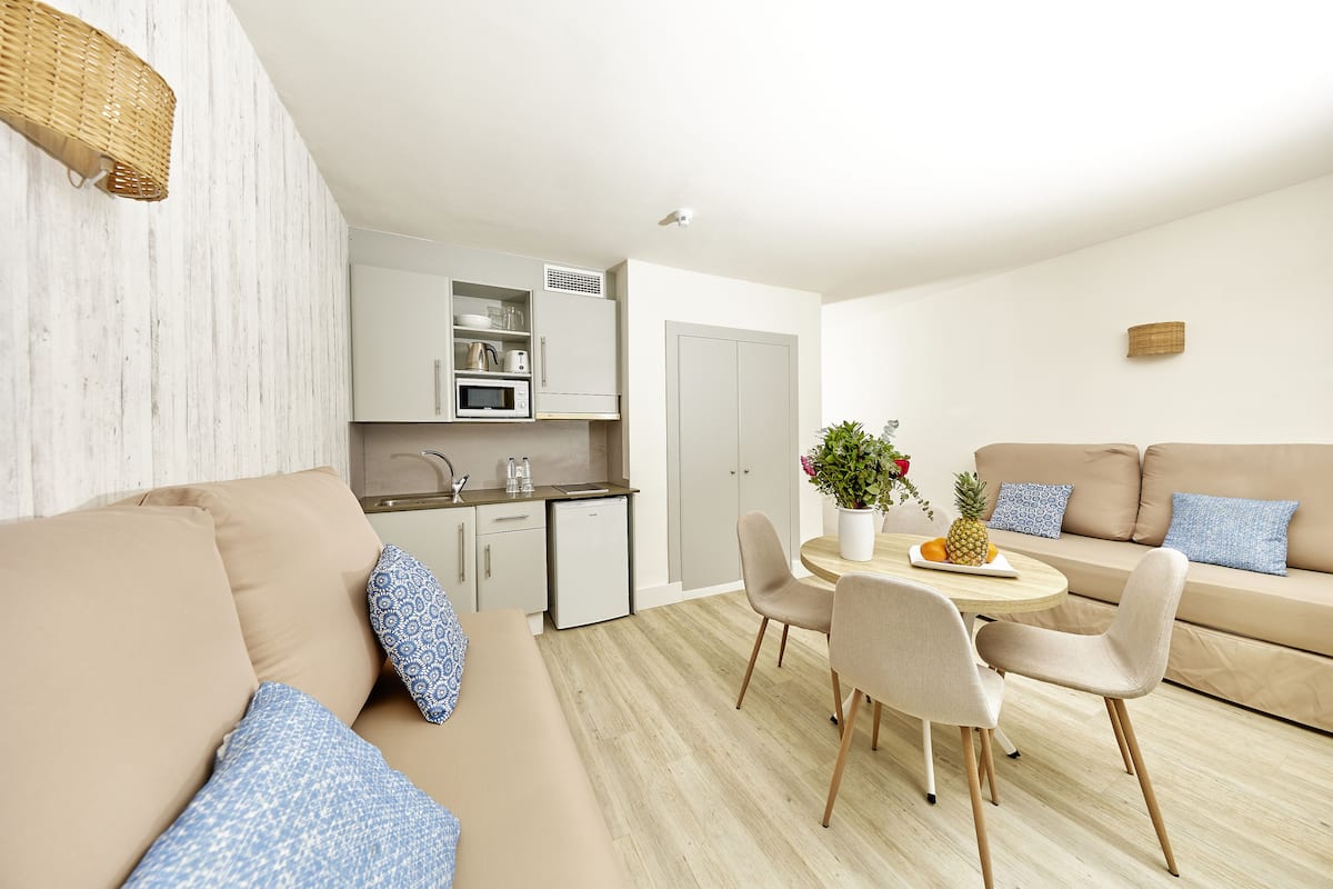 Apartament | 1 dormitori, caixa forta a l'habitació, escriptori i wifi gratuïta