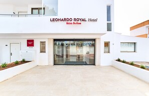 Property entrance - Leonardo Royal Suites Ibiza Santa Eulalia (Santa Eulalia del Rio)