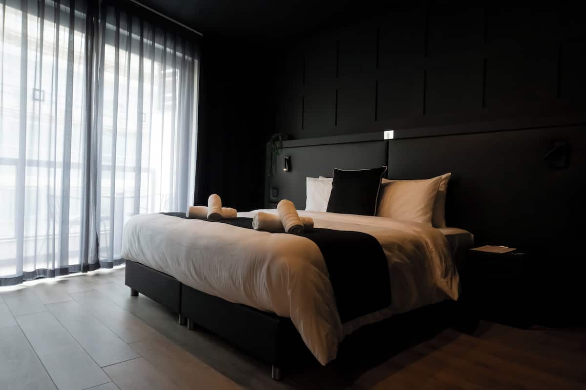 Superior Room, Balcony | 1 bedroom, minibar, iron/ironing board, bed sheets