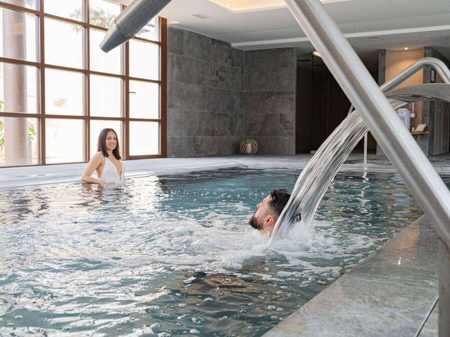 Sauna, steam room, body treatments, aromatherapy, body wraps