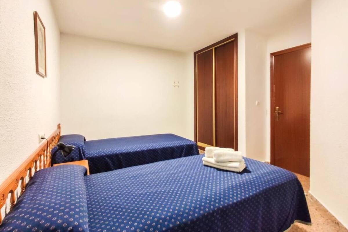 Cribs (surcharge), WiFi (surcharge)