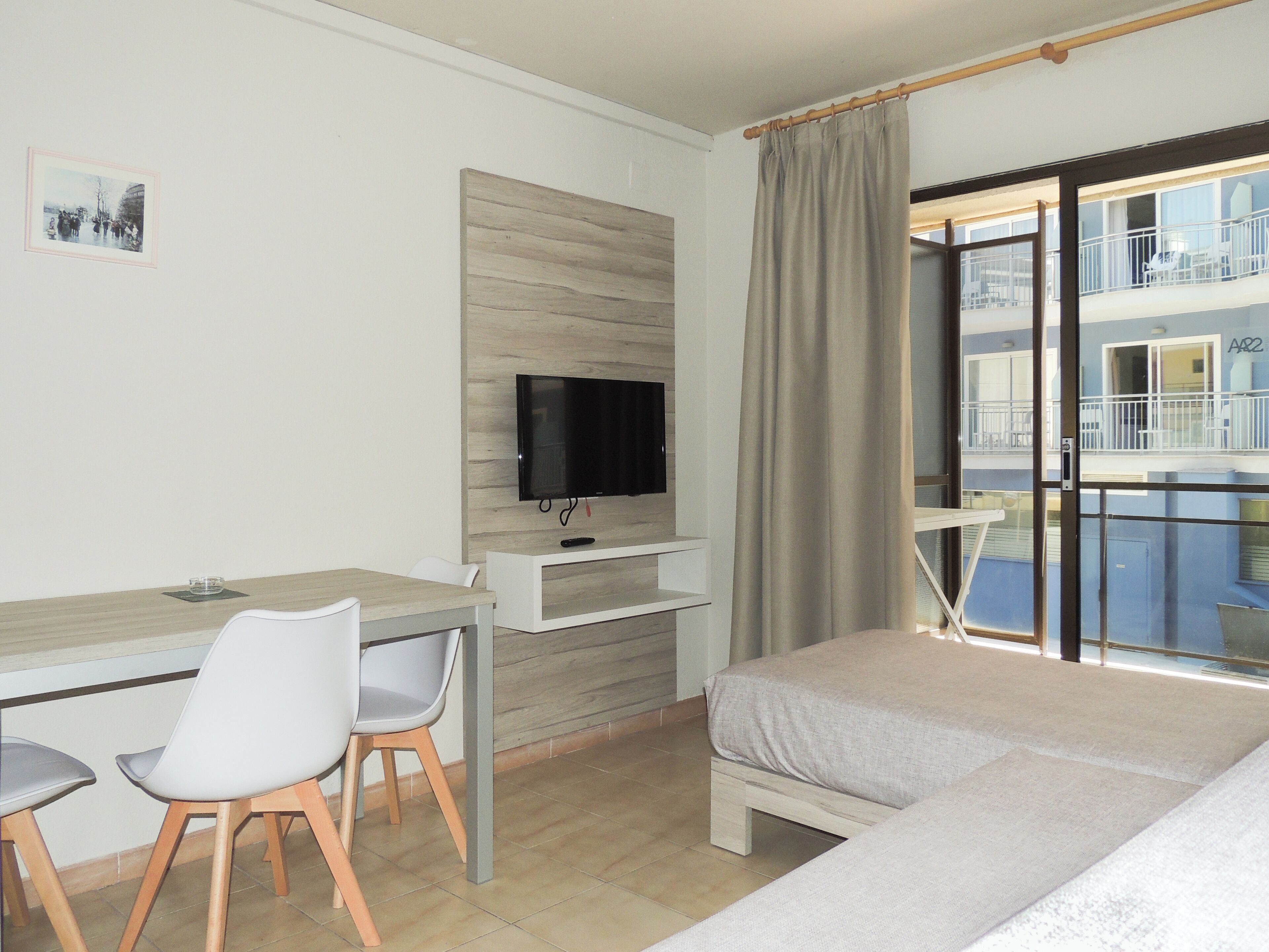 Een flatscreentelevisie