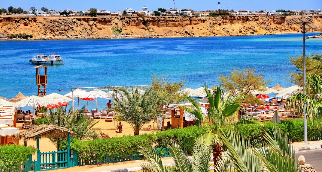 Turquoise Waters and Golden Sands: Escaping to the Red Sea - Accommodation Options and Hospitality in the Red Sea Region
