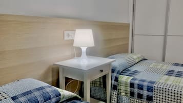 Blackout drapes, free cribs/infant beds, bed sheets