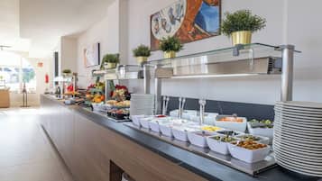 Se sirven desayunos, comidas y cenas