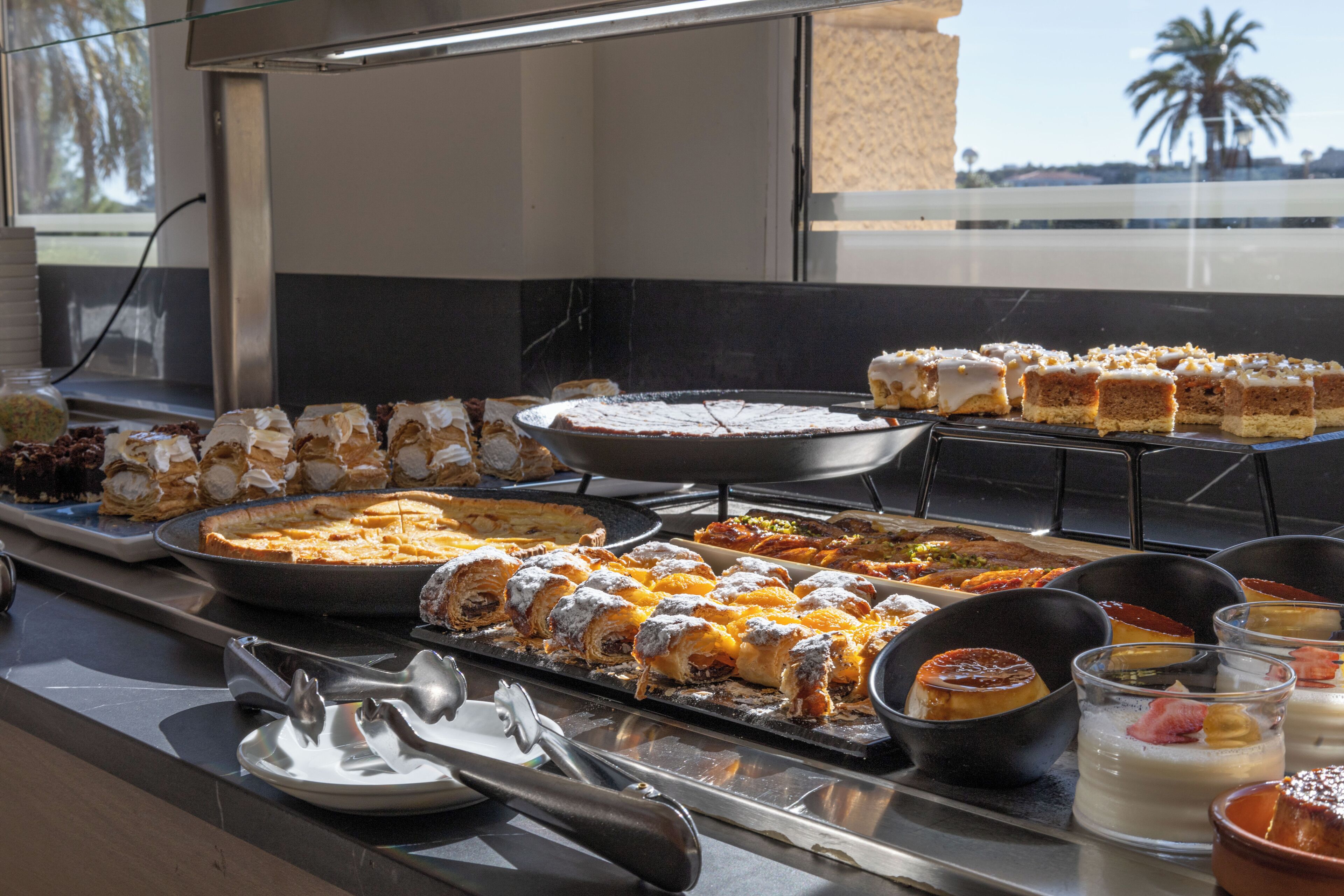 breakfast, lunch and dinner served