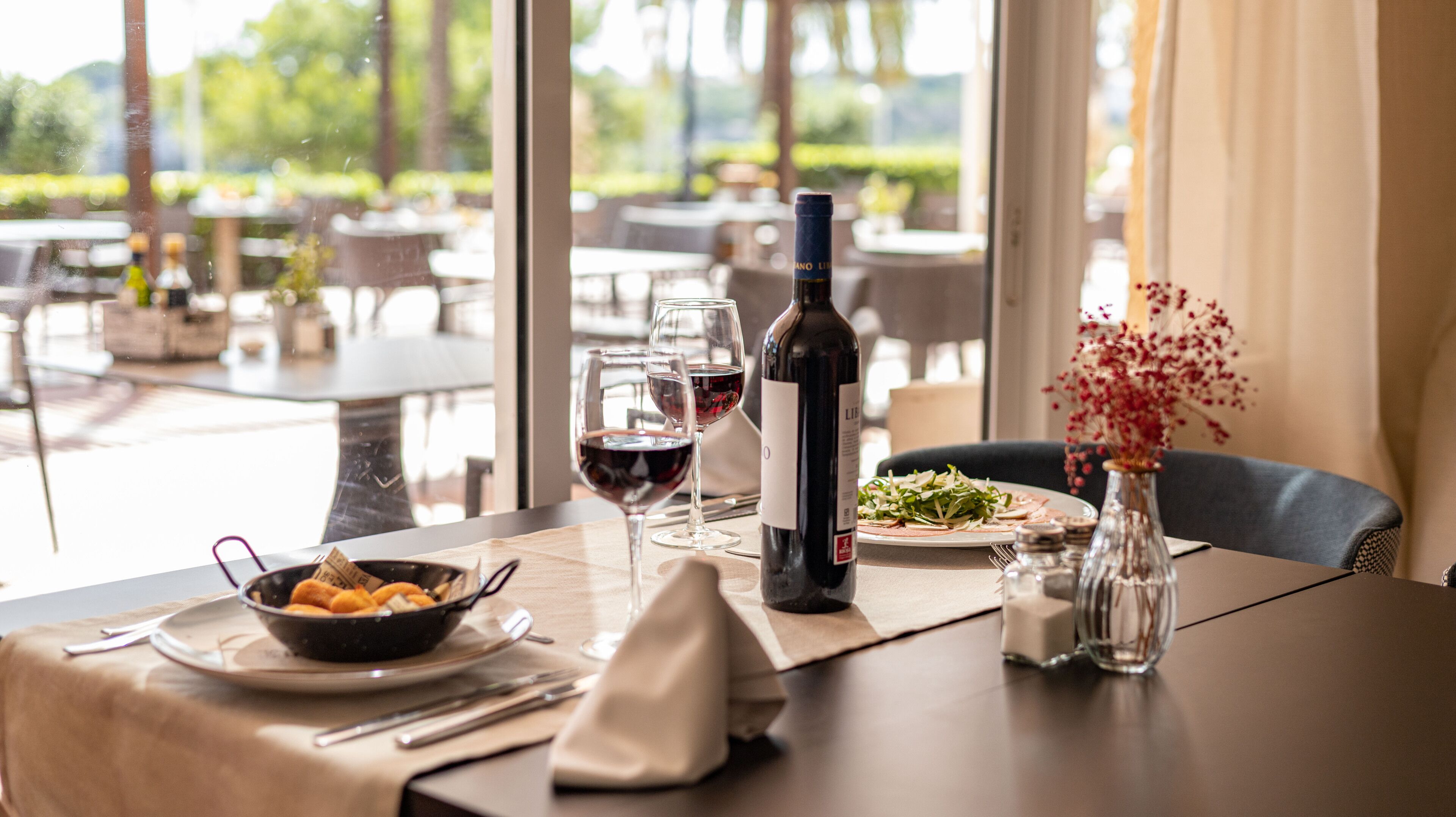 breakfast, lunch and dinner served